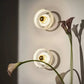 Applique murale LED installée dans une salle de bain