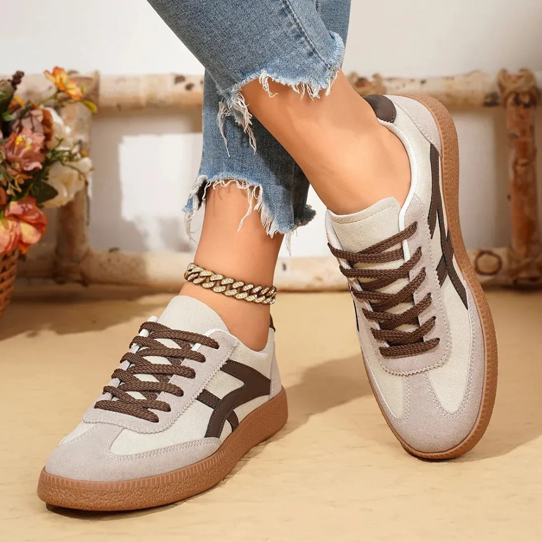 Gros plan sur la semelle amovible des baskets