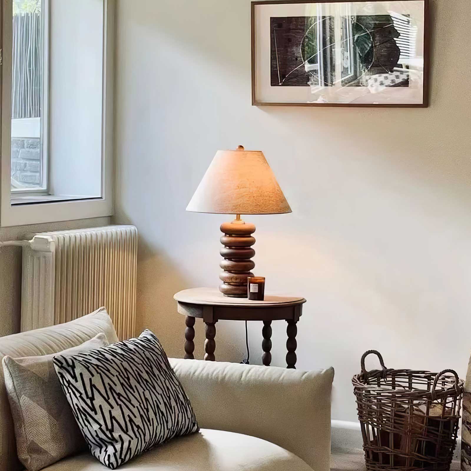 Vue latérale montrant le design épuré de la lampe