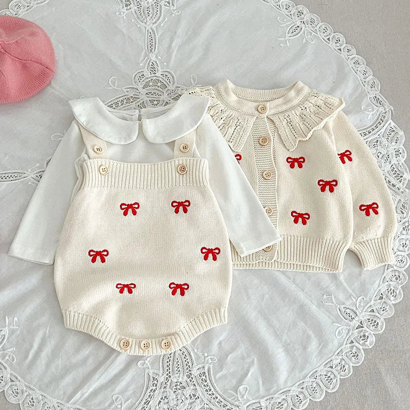 Ensemble tricoté pour fille avec haut et pantalon assortis