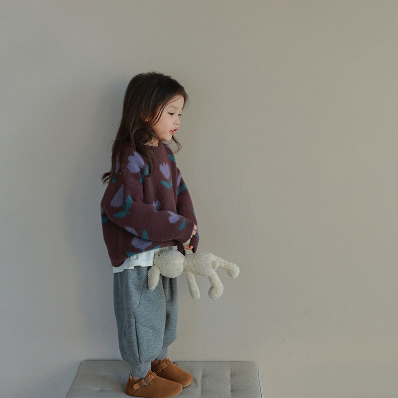 Pull enfant avec imprimé tulipes, fond blanc, manches longues