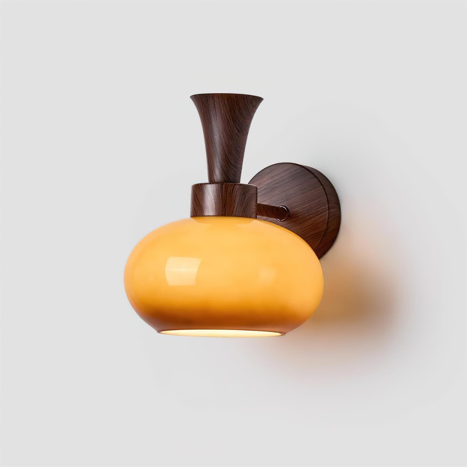 Applique murale installée dans un couloir élégant