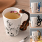 Vue rapprochée de la poignée ergonomique de la tasse