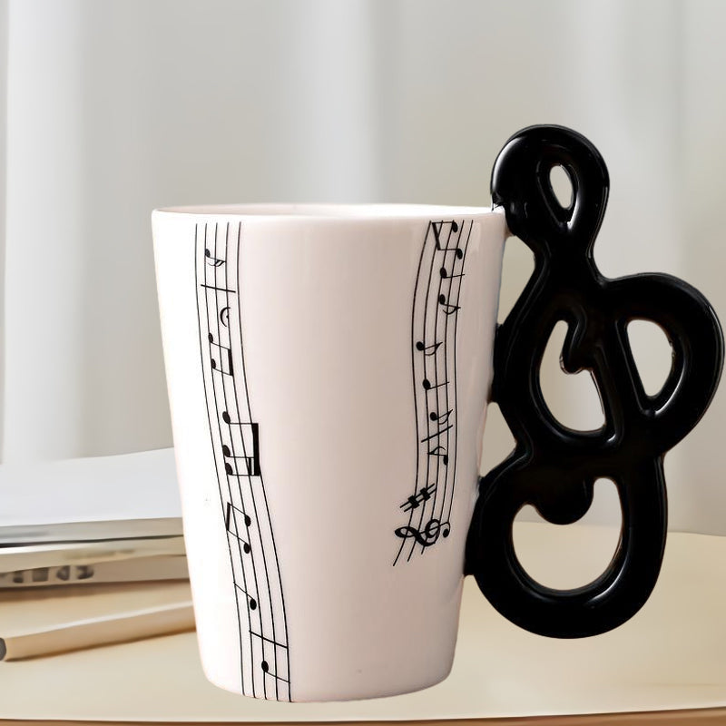 Intérieur de la tasse montrant sa finition brillante