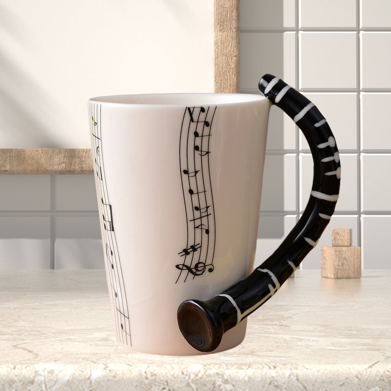 Tasse remplie de café chaud, vue de dessus