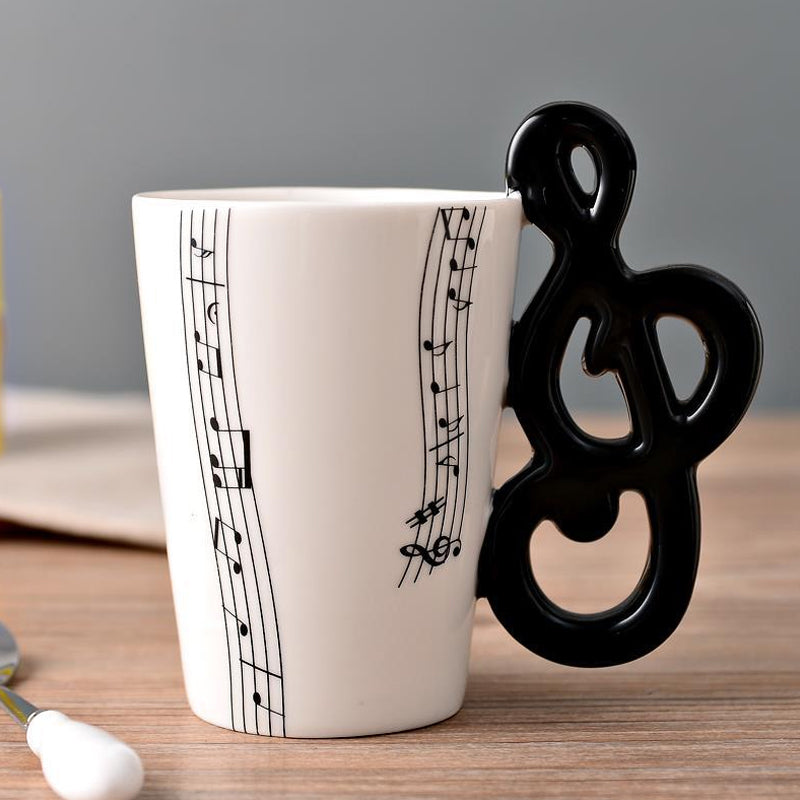 Détail des illustrations d'un violon et d'une guitare