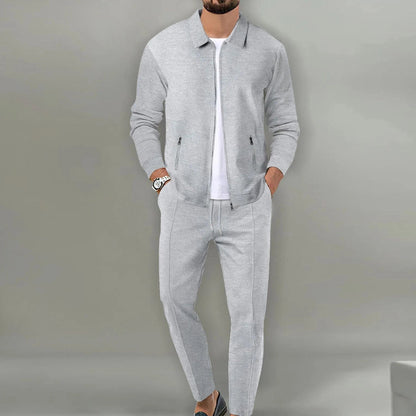 Gros plan sur la veste zippée du survêtement