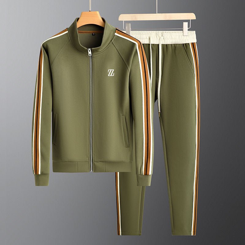 Vue de dos du survêtement montrant les détails des rayures