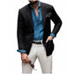 Blazer en lin sur cintre, montrant la coupe moderne