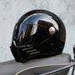 Casque de moto avec doublure amovible visible, vue intérieure