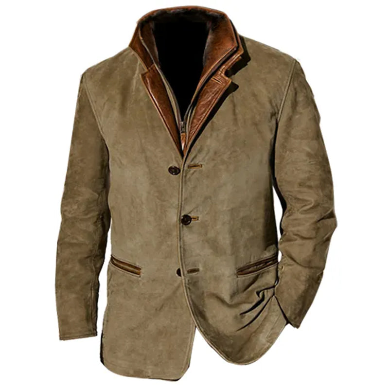 Vue de face du manteau, fermeture à boutons visible