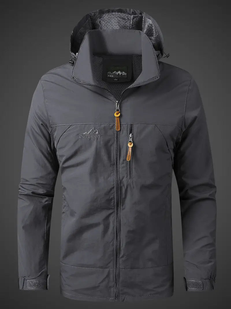 Vue arrière de la veste imperméable avec capuche