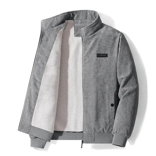 Veste d'hiver homme, vue de face avec col relevé