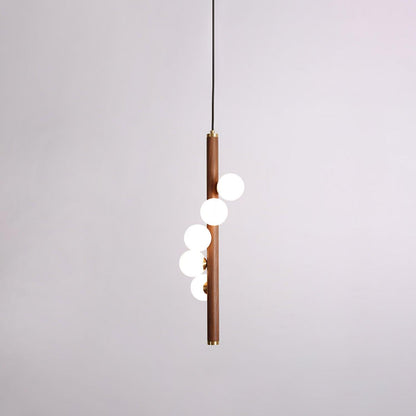 Vue d'ensemble de la lampe dans un salon spacieux