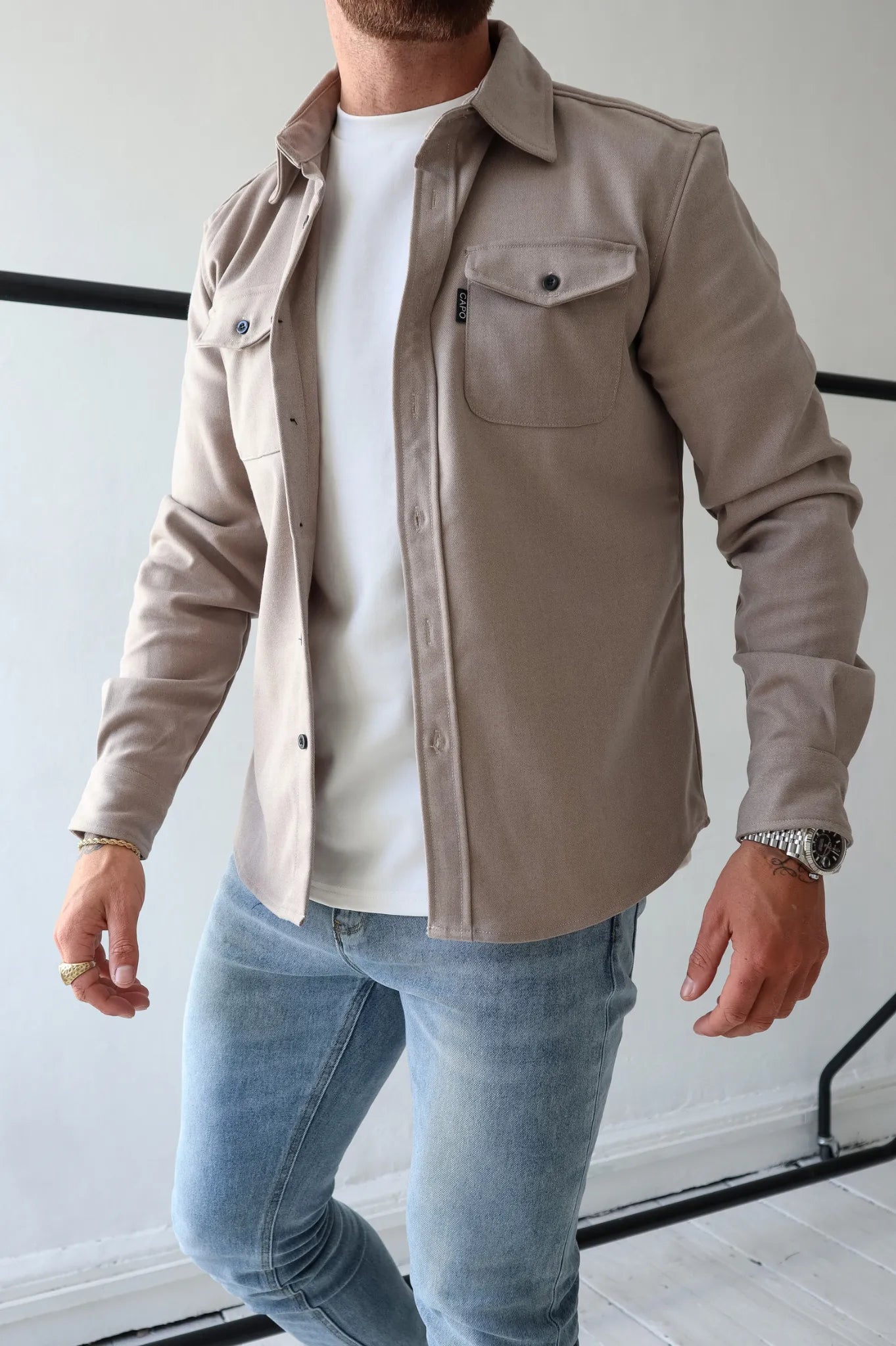Veste homme à boutons avec poches poitrine visibles