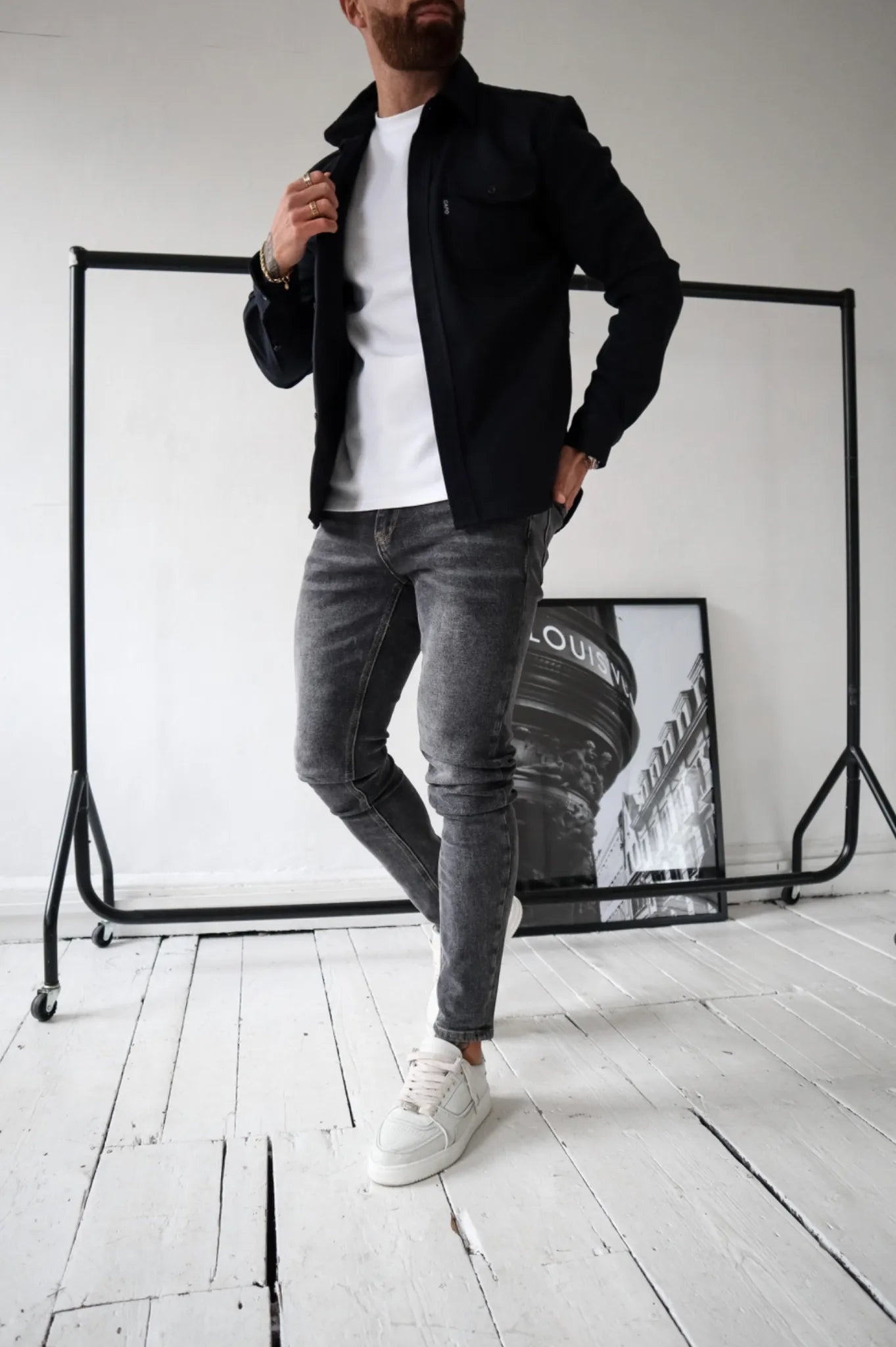 Vue arrière de la veste, soulignant la coupe confortable