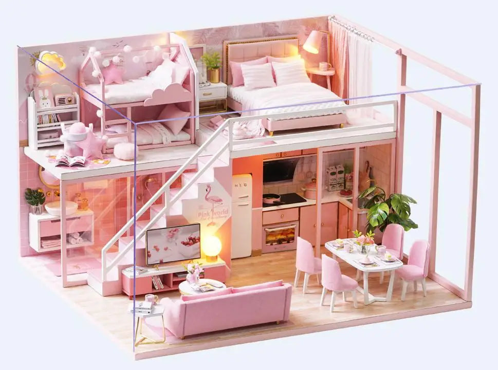 Maison de poupée en bois sur une étagère décorative