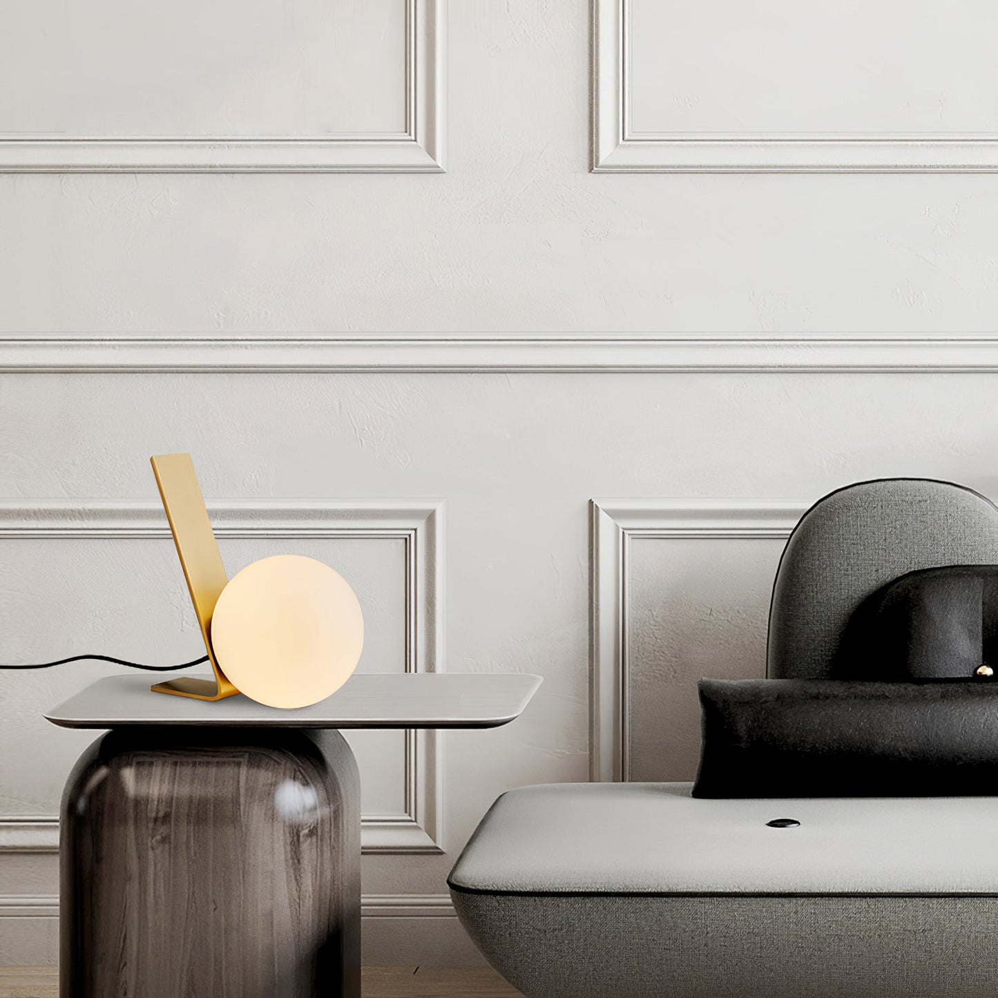 Globe en verre blanc diffusant une lumière douce