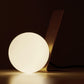 Design épuré de la lampe avec matériaux raffinés