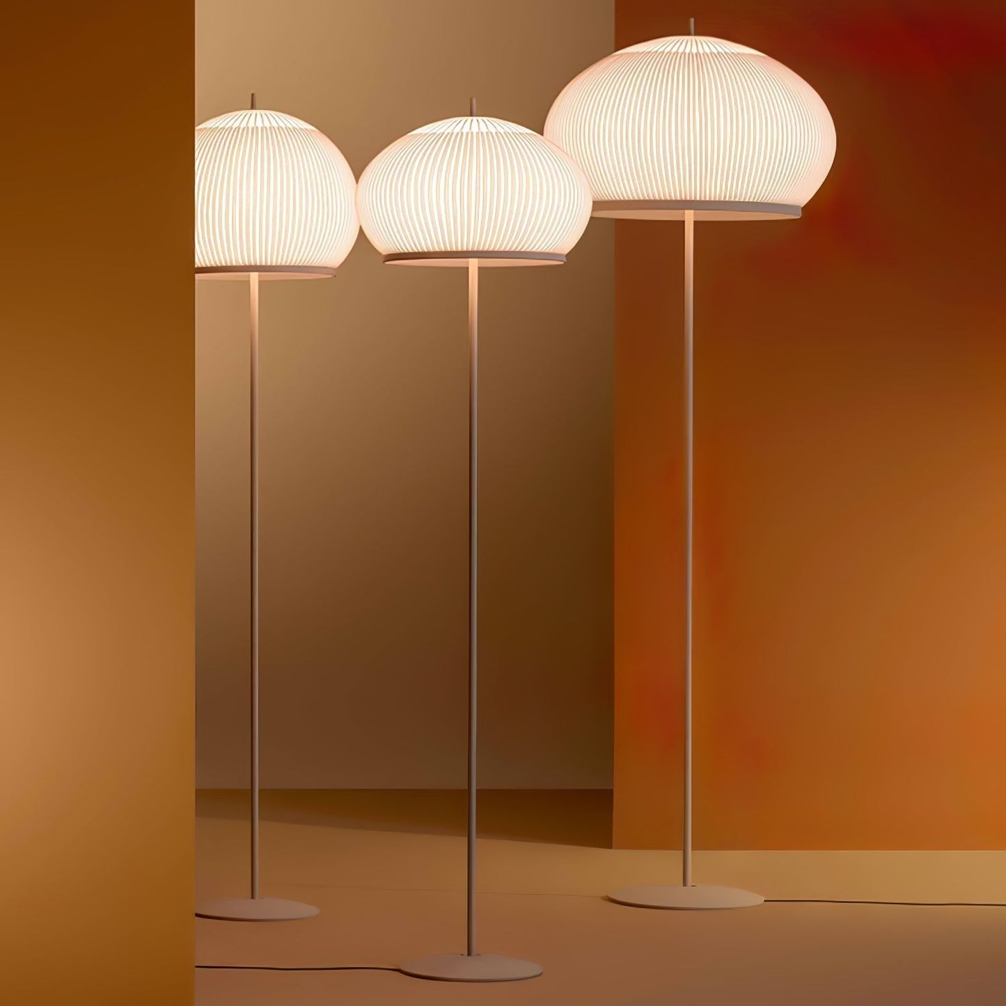 Lampe sur pied éclairant une chambre apaisante