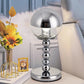 Lampe de table moderne dans un intérieur épuré