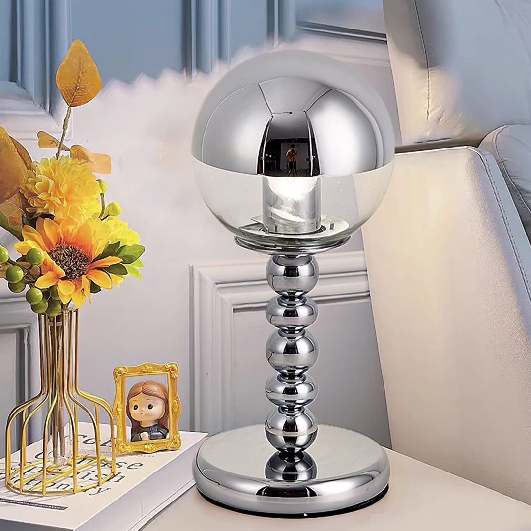 Lampe de table moderne dans un intérieur épuré
