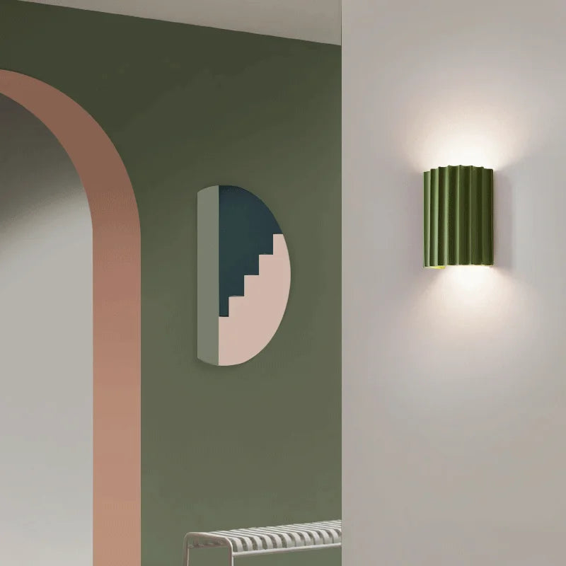 Vue rapprochée d'une applique en résine moderne