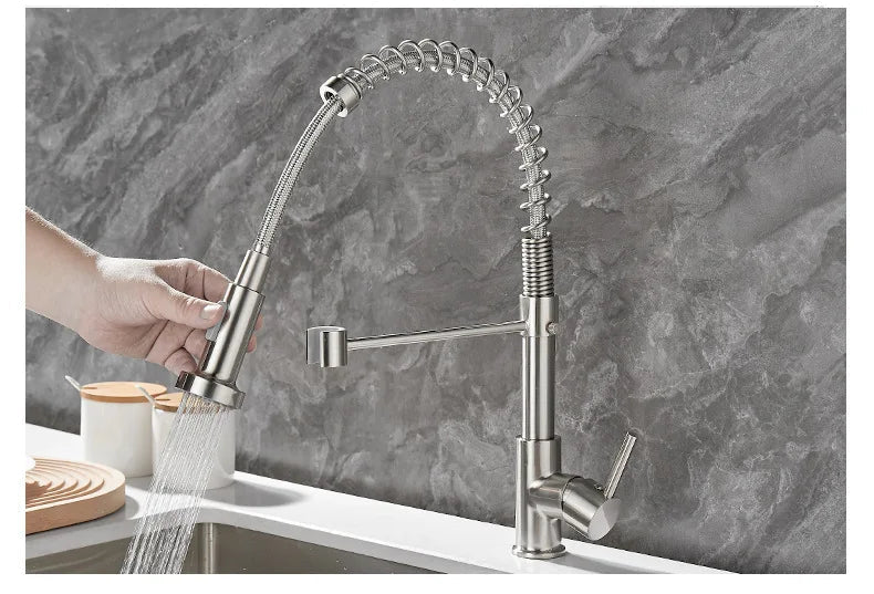 Vue latérale du robinet montrant les deux sorties d'eau