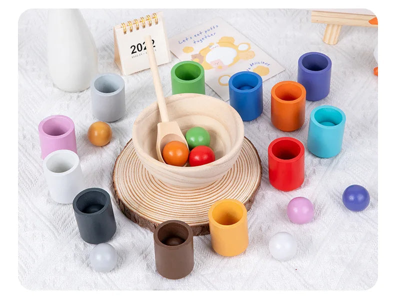 Vue rapprochée de formes géométriques en bois coloré