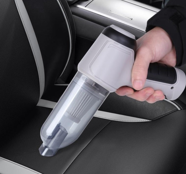 Aspirateur utilisé pour enlever des poils d'animaux sur un tapis