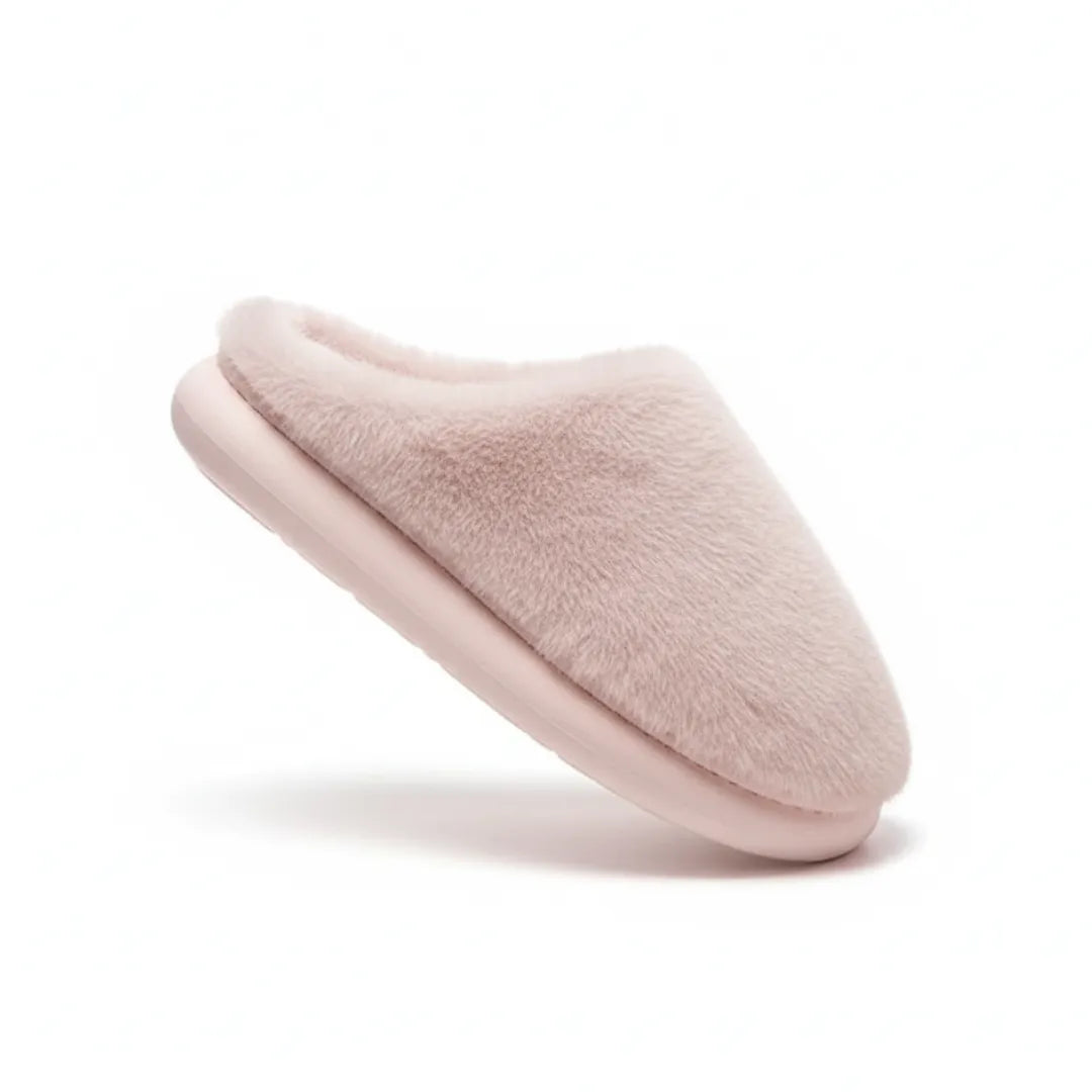Chaussons posés sur un tapis moelleux