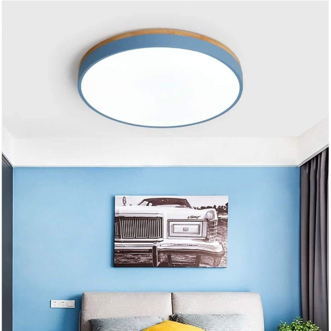 Lampe vue de dessous, mettant en valeur sa forme ronde