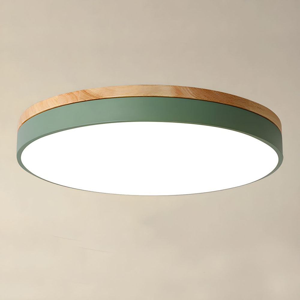 Vue rapprochée de la finition bois et acrylique de la lampe