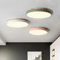 Lampe installée dans un intérieur moderne et chaleureux