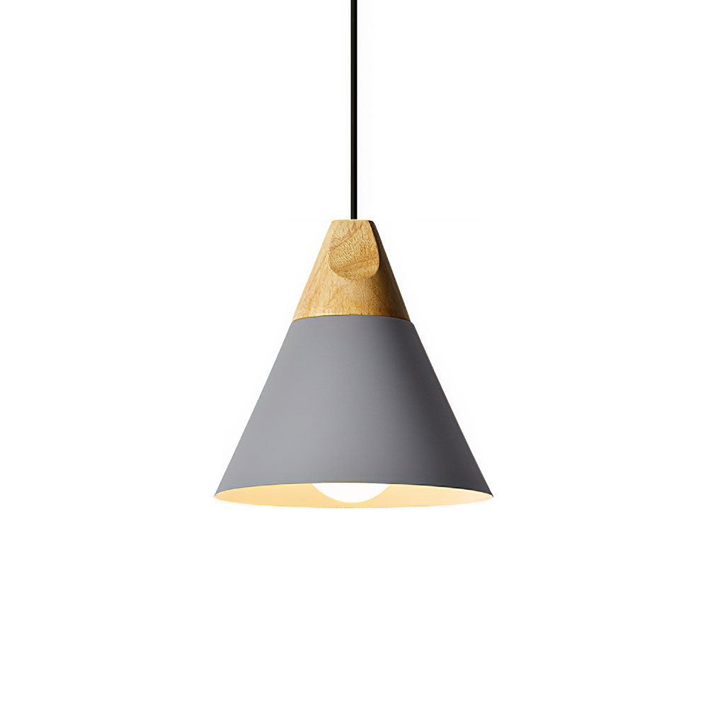 Vue de dessous de la lampe suspendue moderne