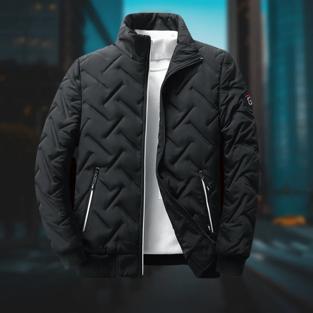 Vue arrière du manteau d'hiver en duvet, coupe classique