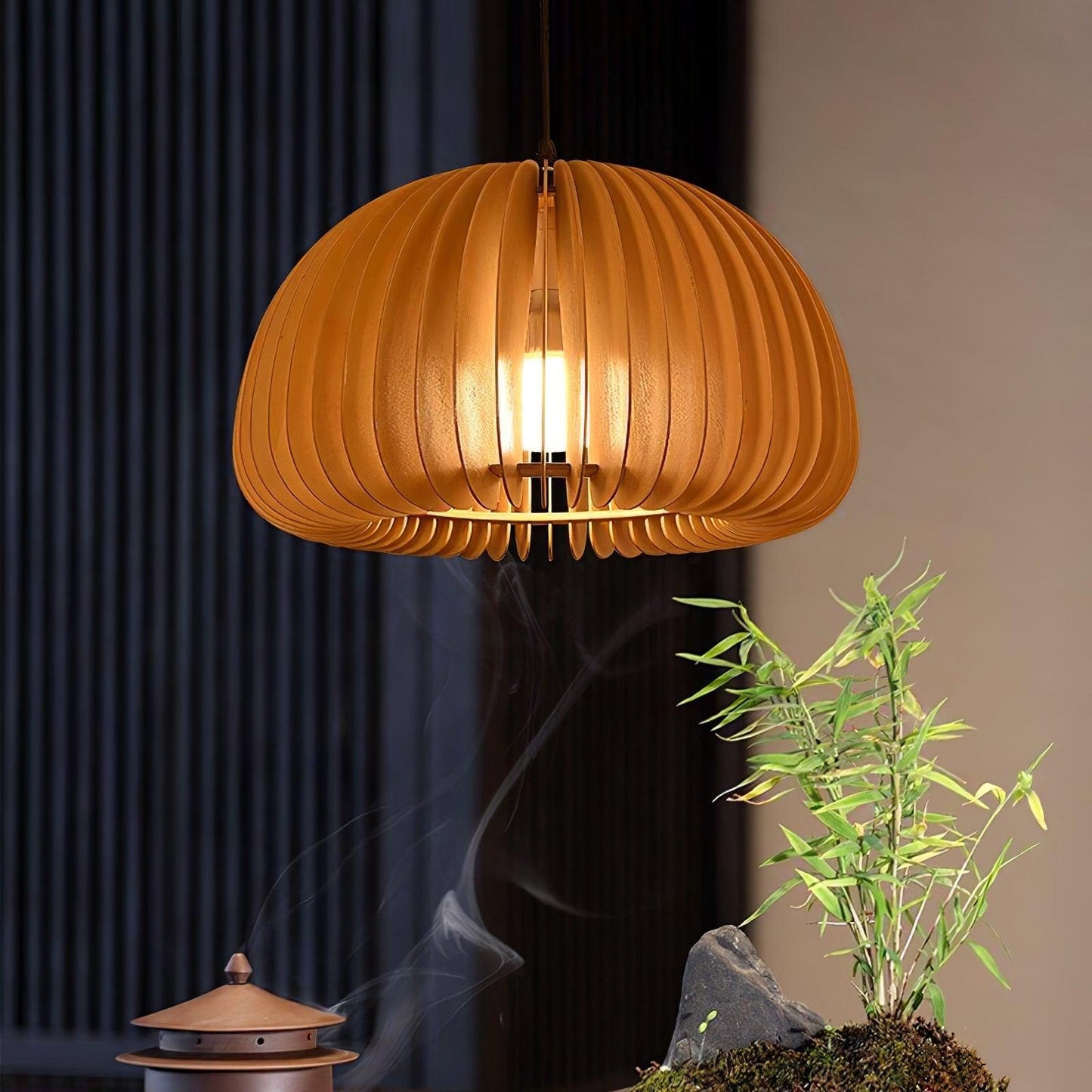 Lampe Nolani éclairée, créant une ambiance chaleureuse