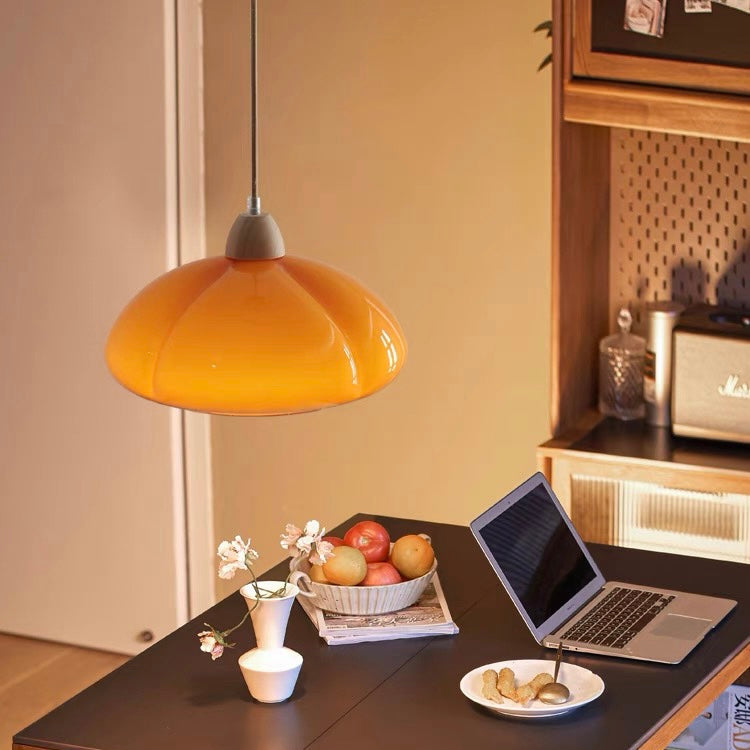 Vue rapprochée de la texture en verre de la lampe