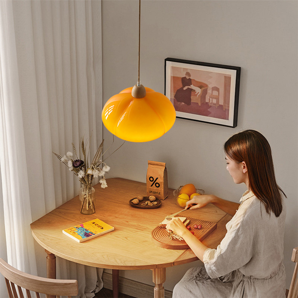 Lampe citrouille avec accents en bois de caoutchouc