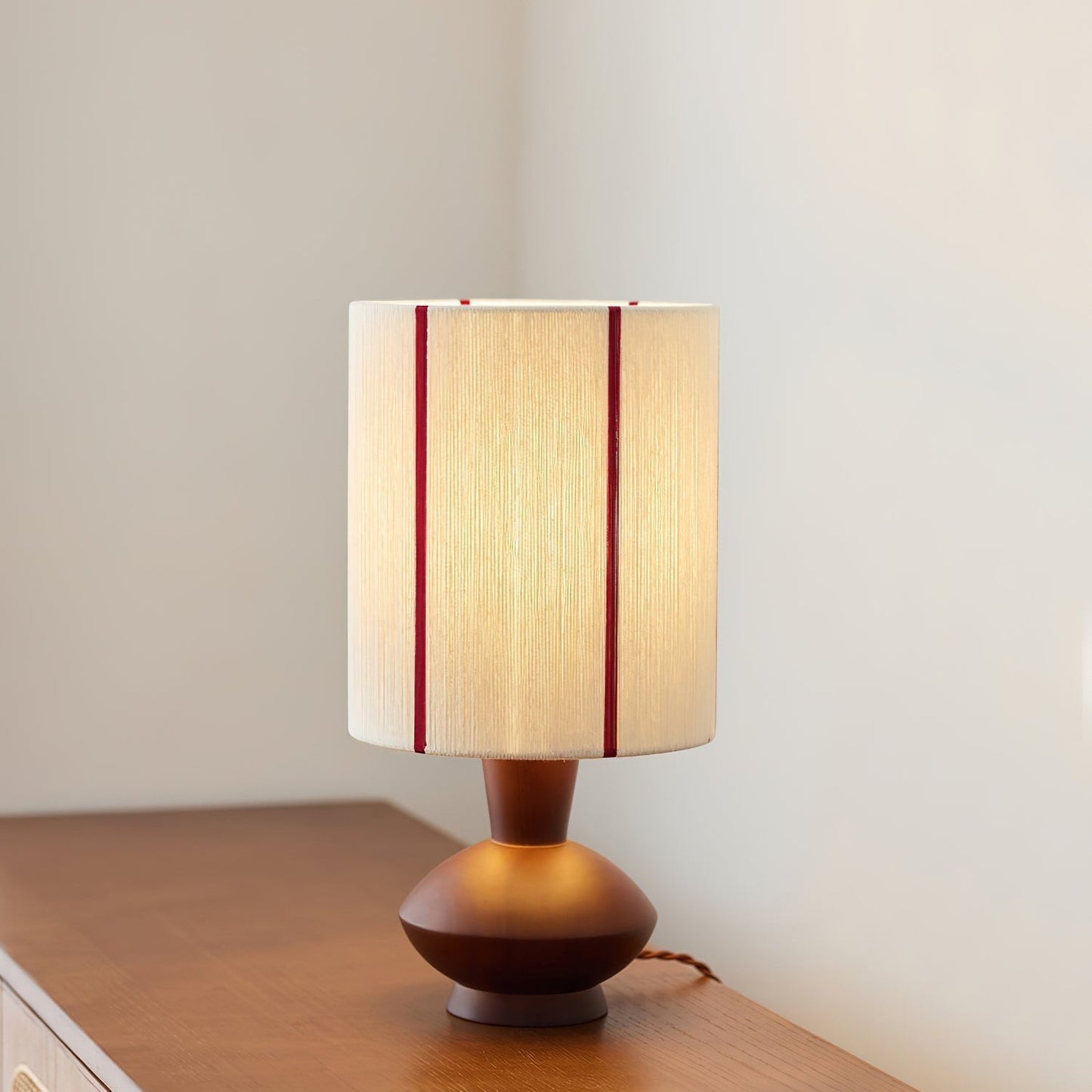 Base en bois arrondie de la lampe japonaise