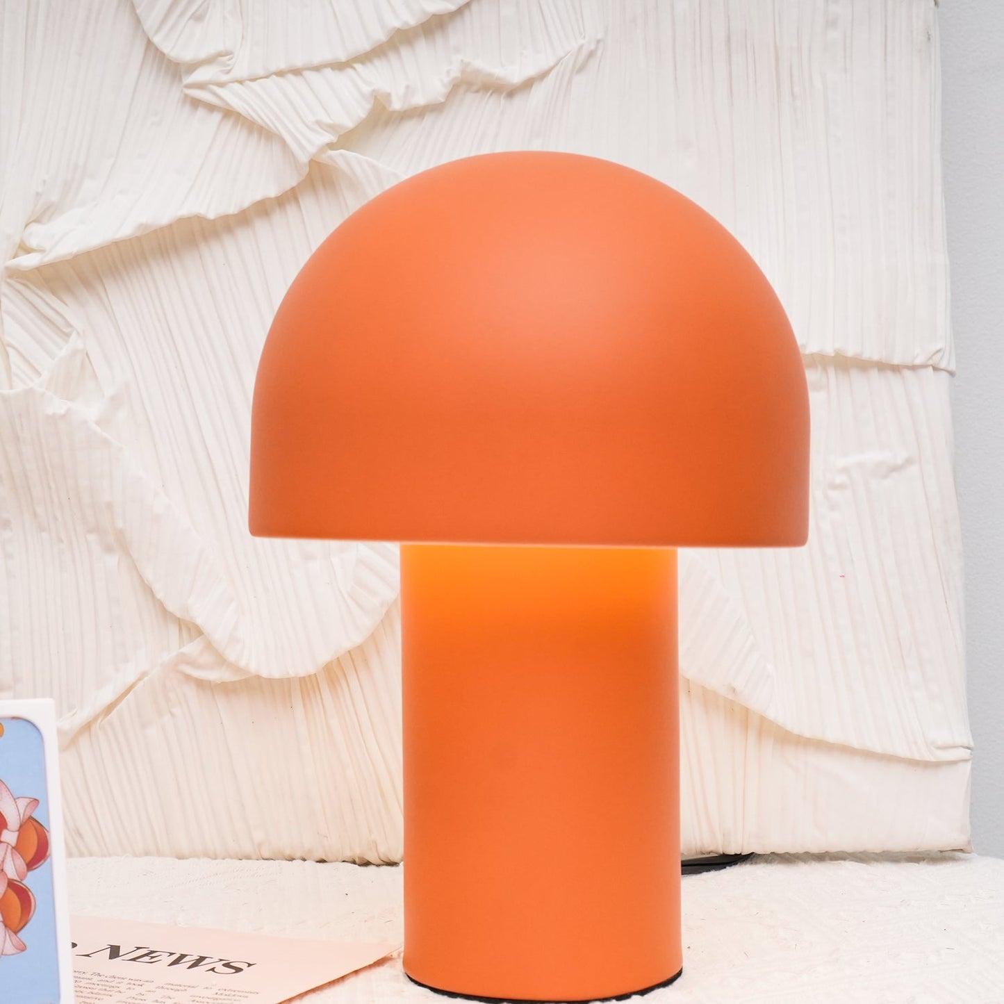 Gros plan sur le dôme de la lampe champignon, texture lisse
