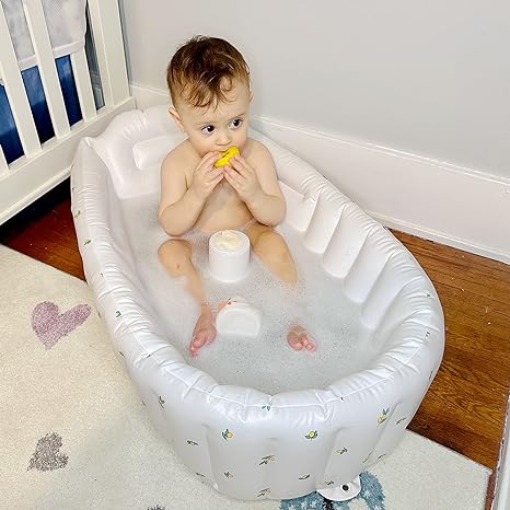 Baignoire gonflable bébé avec fond antidérapant et parois rembourrées