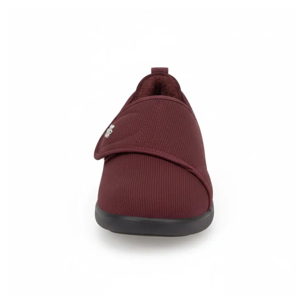 Vue latérale de chaussures avec doublure chaude