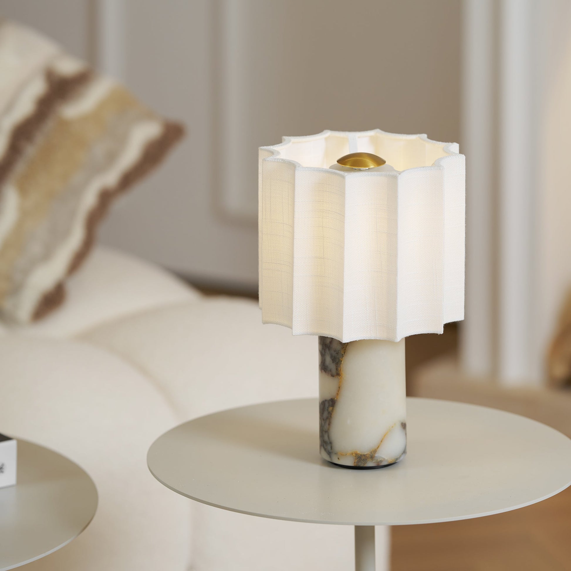 Lampe allumée montrant les trois modes de couleur LED