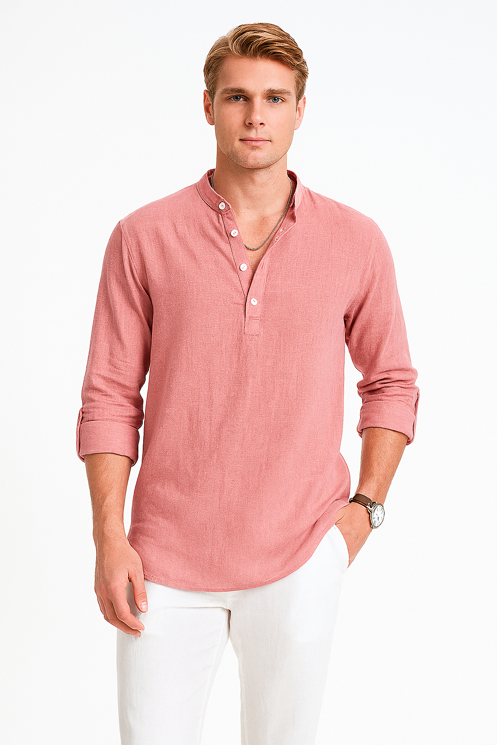 Chemise en lin beige sur cintre, vue de face