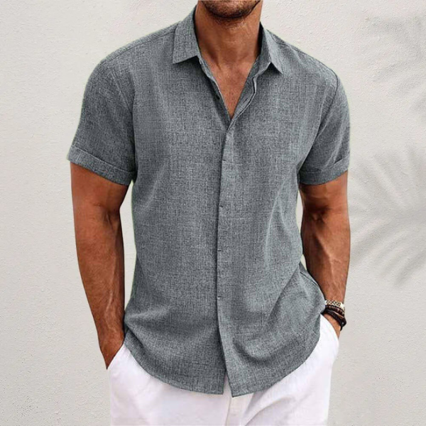Détail des boutons sur la chemise légère