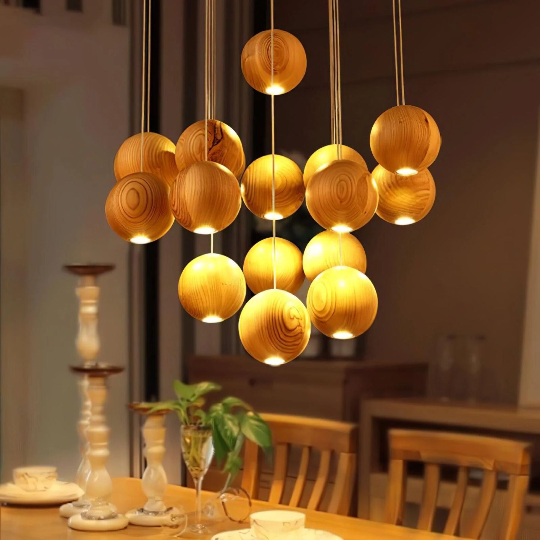 Lampe suspendue installée dans un intérieur moderne
