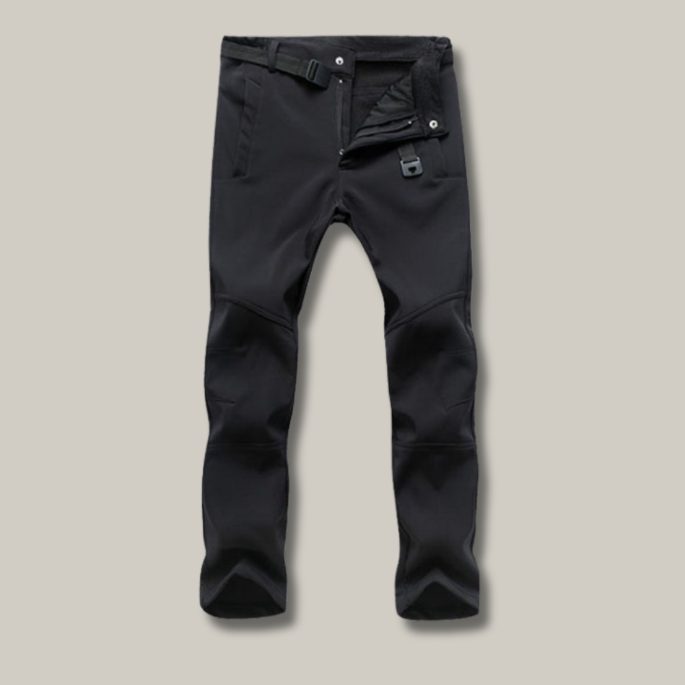 Vue arrière du pantalon thermique en pleine nature