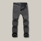 Homme en randonnée hivernale portant le pantalon thermique