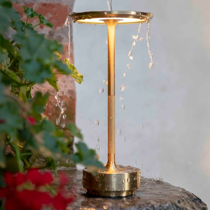 Lampe allumée montrant l'éclairage LED doux